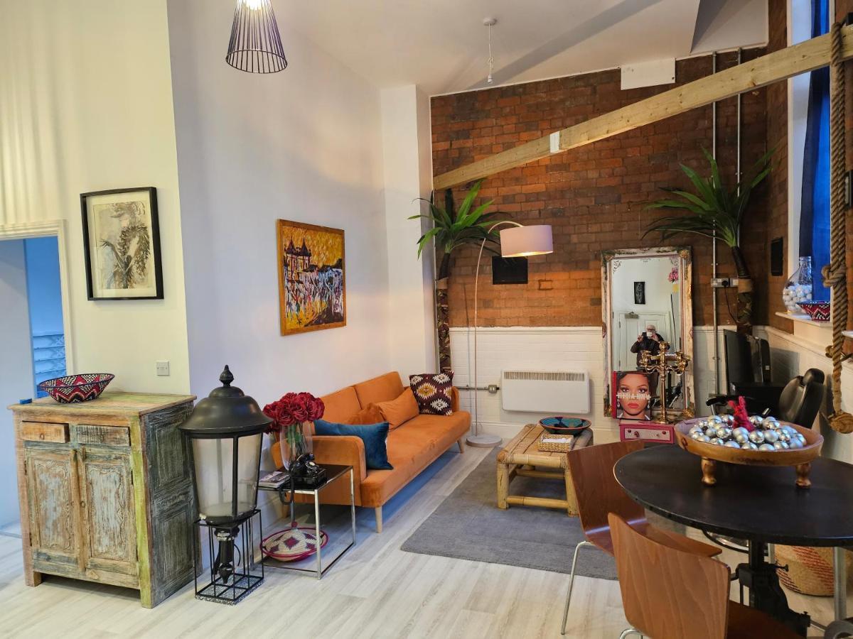 Characteristic Loft Style Apartment Бирмингем Экстерьер фото