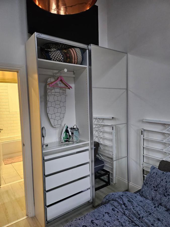 Characteristic Loft Style Apartment Бирмингем Экстерьер фото
