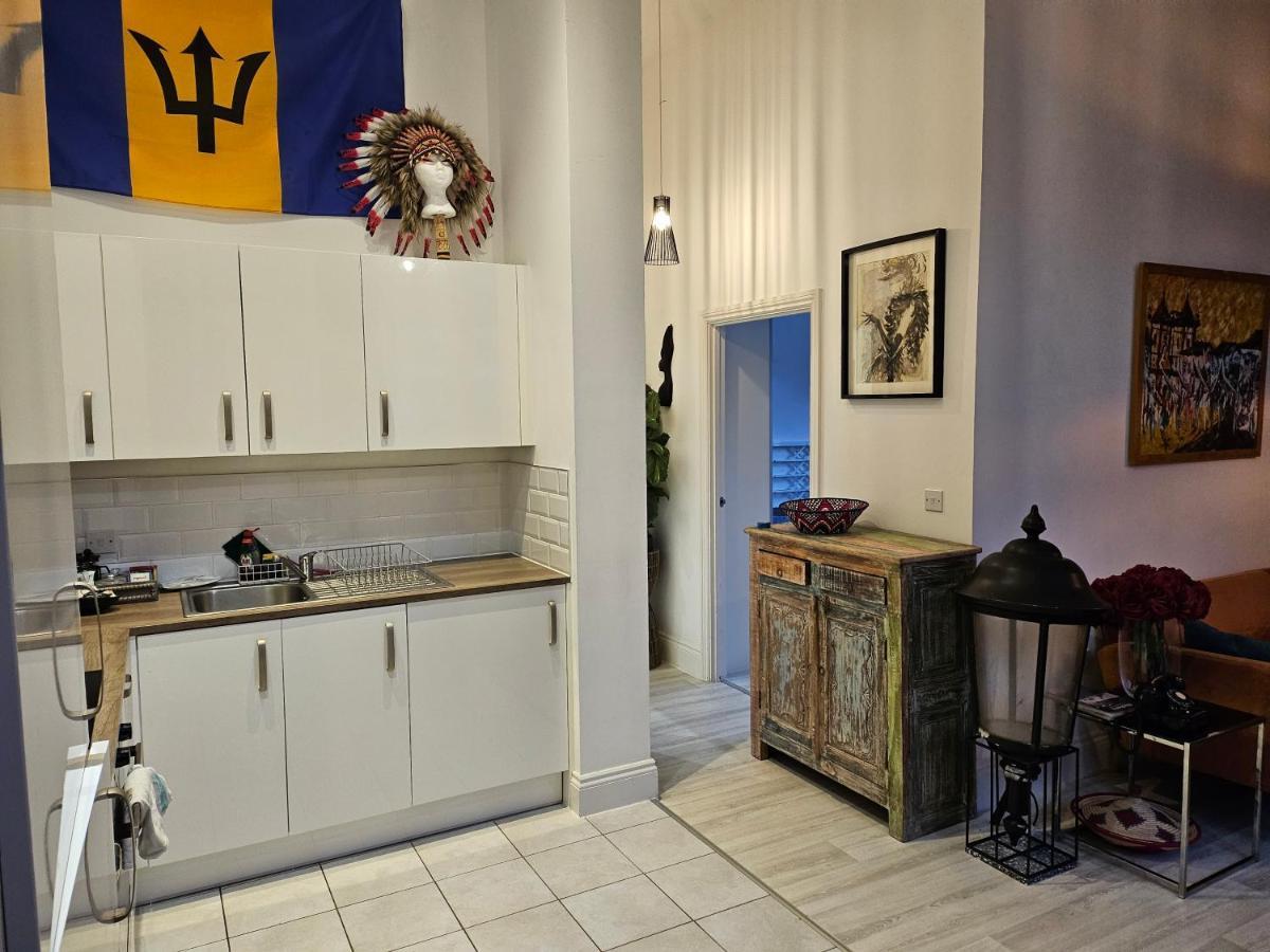 Characteristic Loft Style Apartment Бирмингем Экстерьер фото